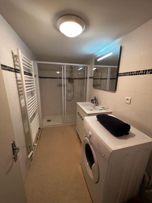 Appartement Avec Garage Et Terrasse Bourges Bagian luar foto